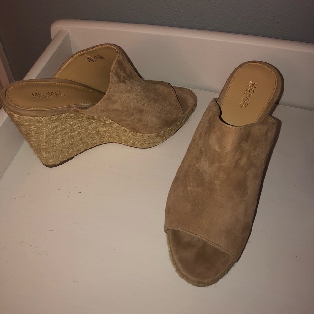 Michael Kor’s tan suede wedges